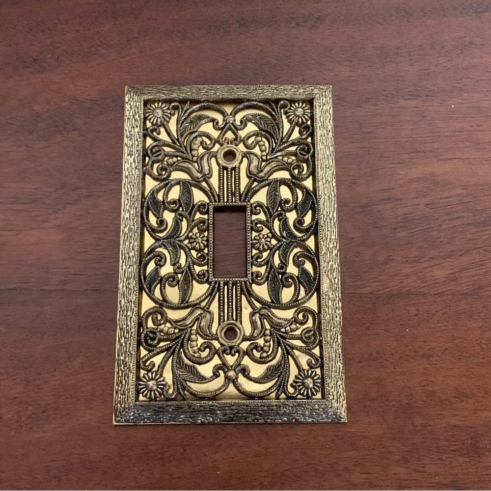 Vintage gold brass metal ornate toggle light switch wall plate cover